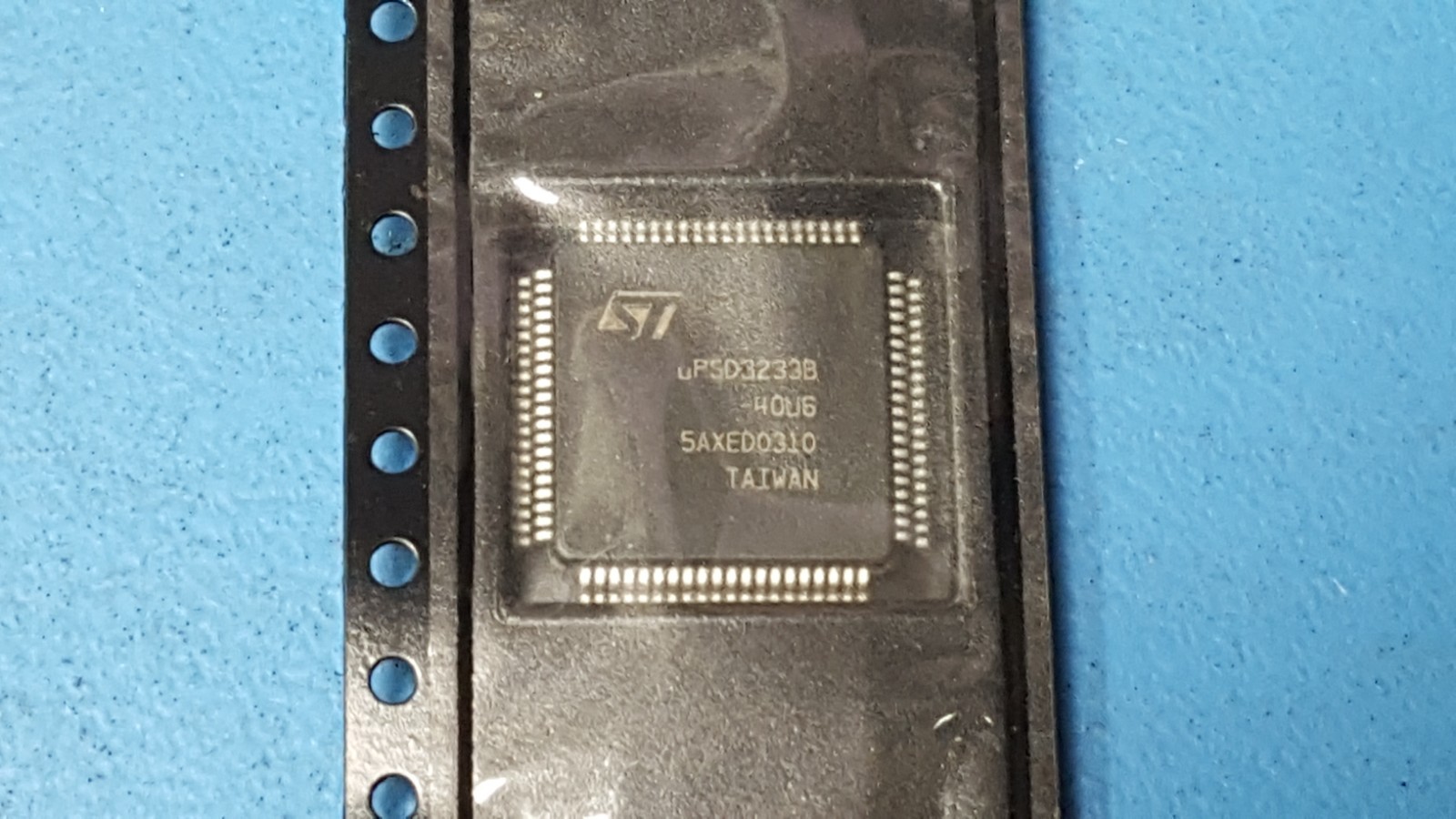 IC Microcontroller, UPSD3233B-40U6, ST, Fast 8-bit 8032 MCU, 40MHz, CMOS, TQFP80