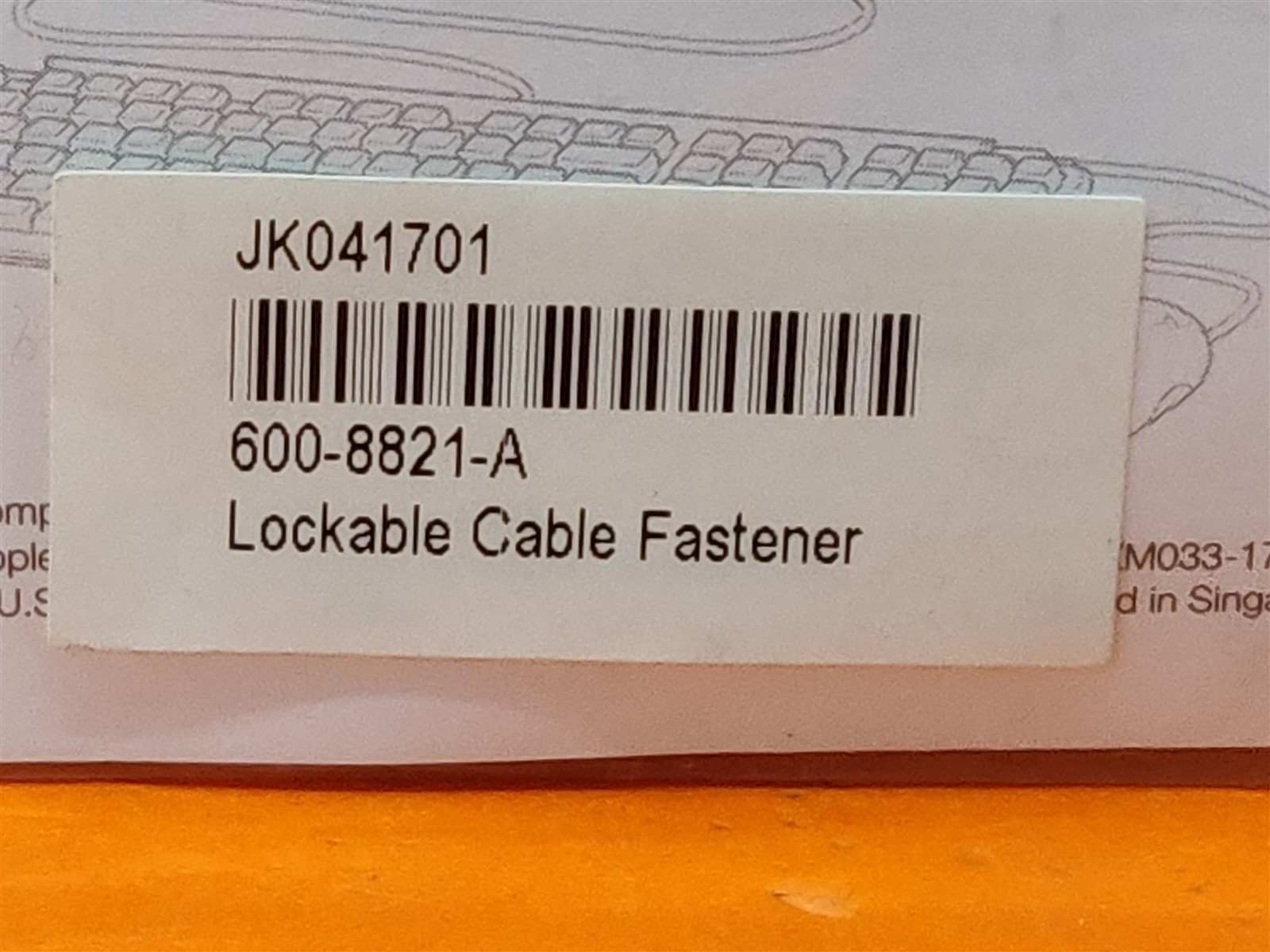 ⭐️⭐️⭐️⭐️⭐️ NEW Apple 600-8821-A Lockable Cable Fastener