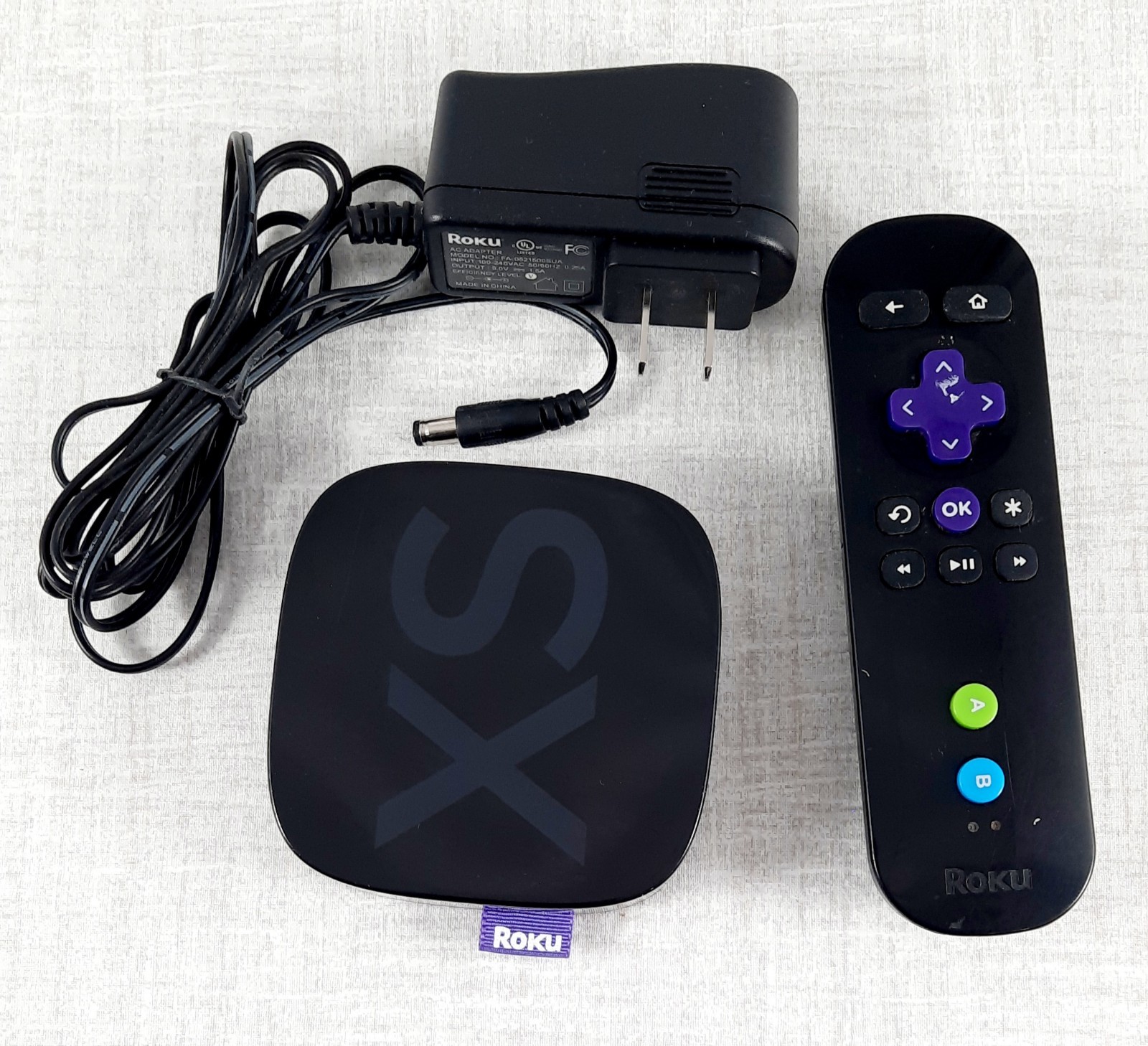 Roku 2 XS Black Media Streamer Model 3100X  w Remote No Batteries or HDMI cord.