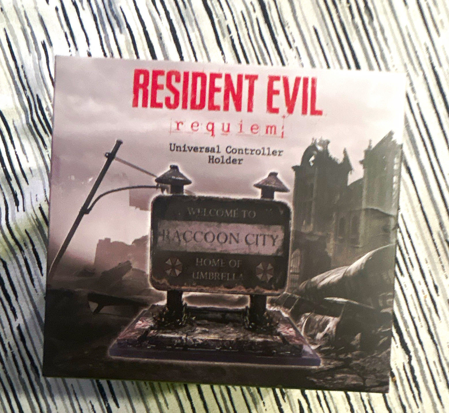 Geeknet Resident Evil Requiem Universal Controller Holder, Multicolor