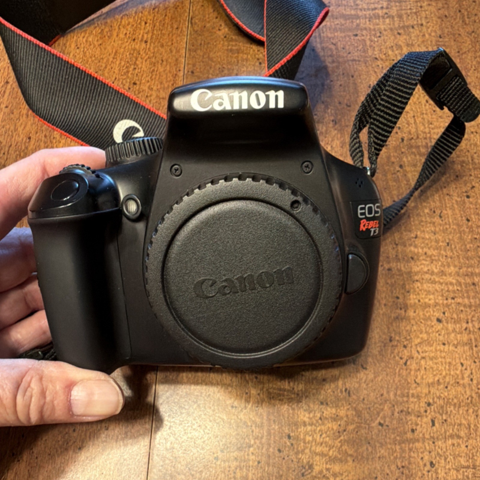 Canon EOS Rebel T3 Bundle w/ EF-S 18-55mm & 55-250mm Lenses, Backpack