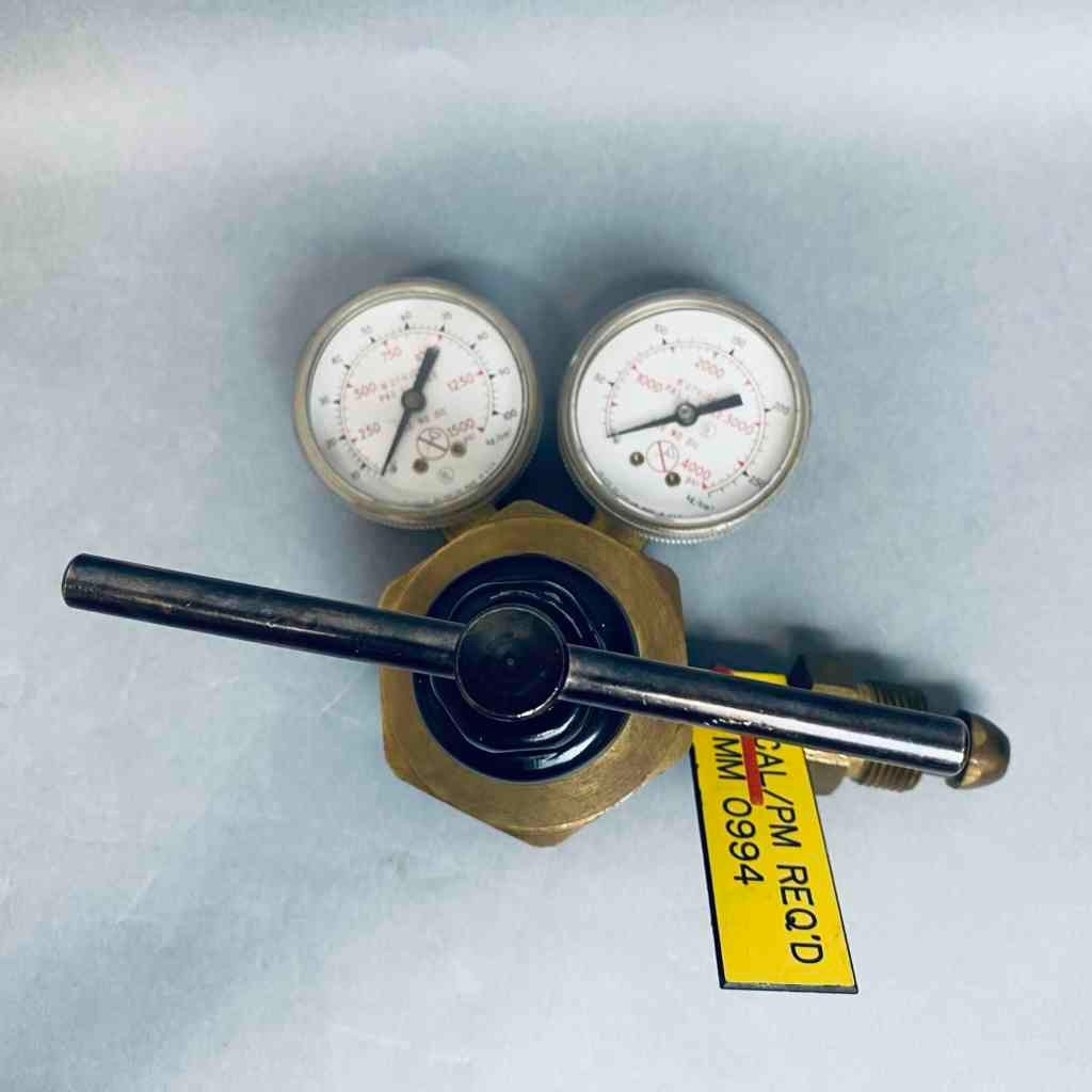 Smiths Argon Gas Regulator 3000 PSI CGA 580