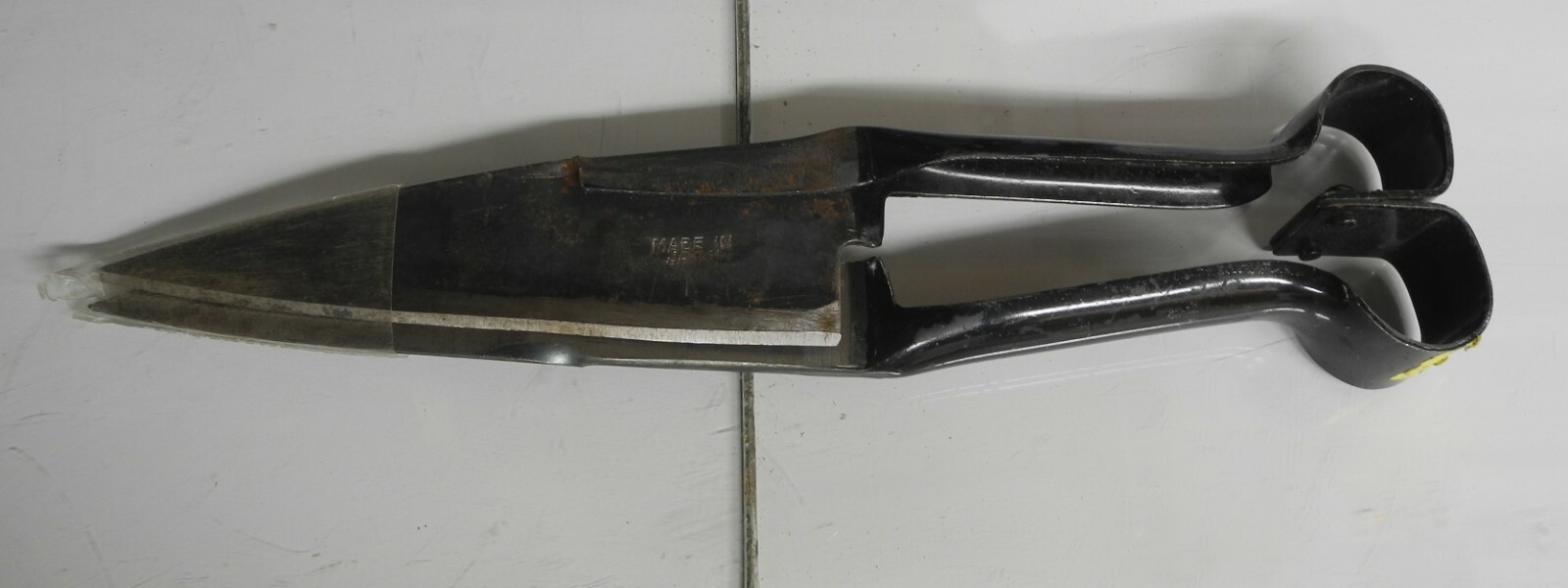 Vintage Old-Fashioned Grass Shears supper sharp 12in long with extra scissors