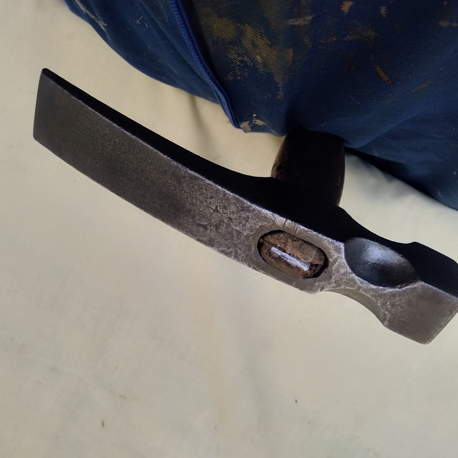 J . TYZACK SONS BUILDERS BRICK HAMMER HICKORY HANDLE OLD TOOLS ENGLAND 🔵