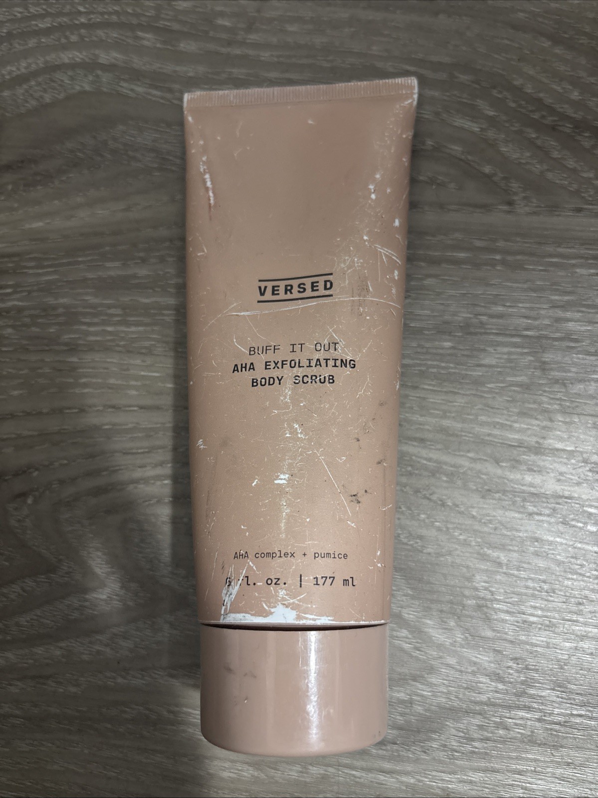 Versed Buff It Out AHA Exfoliating Body Scrub 6 Oz / 177ml  Closed See Descript.