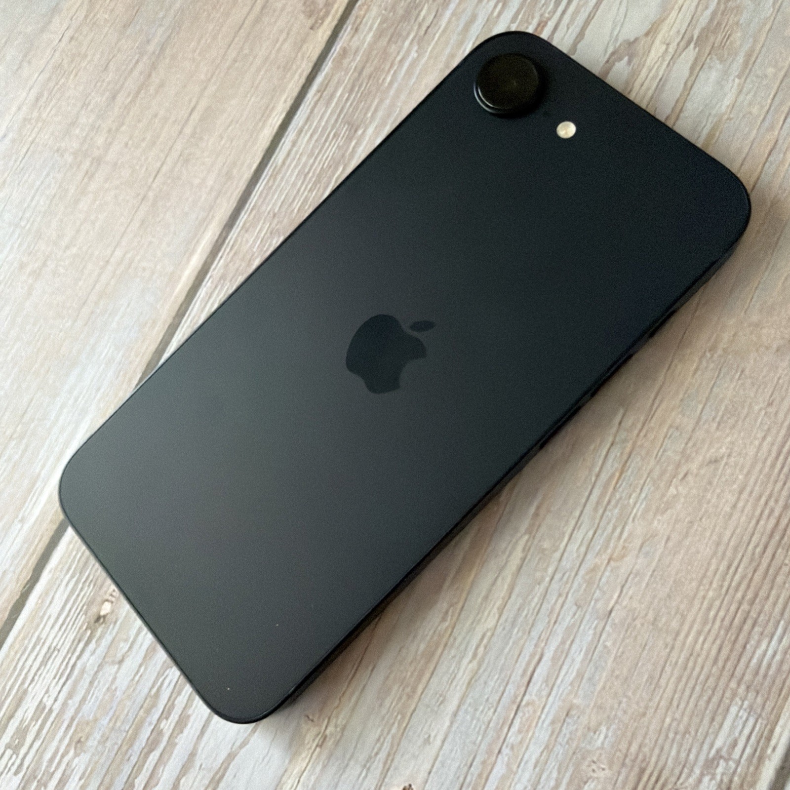 Apple iPhone 16e 128GB Carrier Locked (Cricket) - OPEN BOX