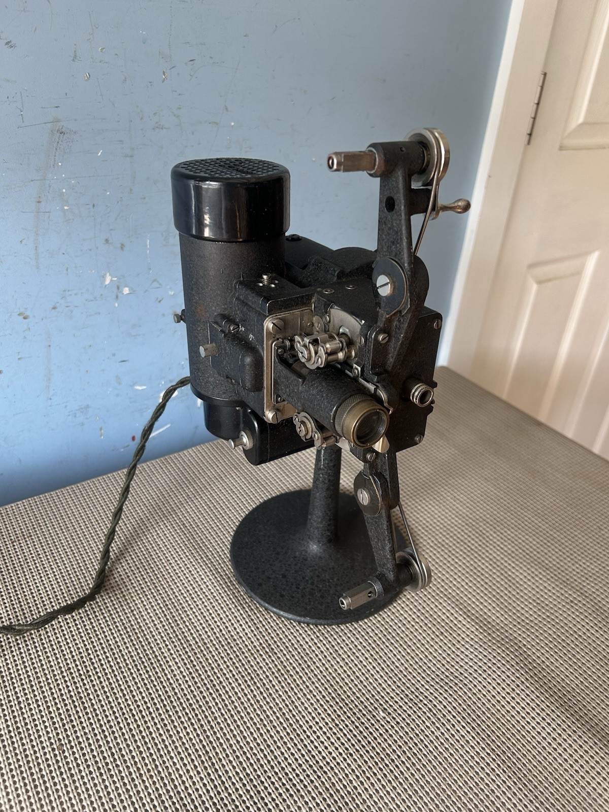 Antique 1930s Bell And Howell Movie Projector With Case