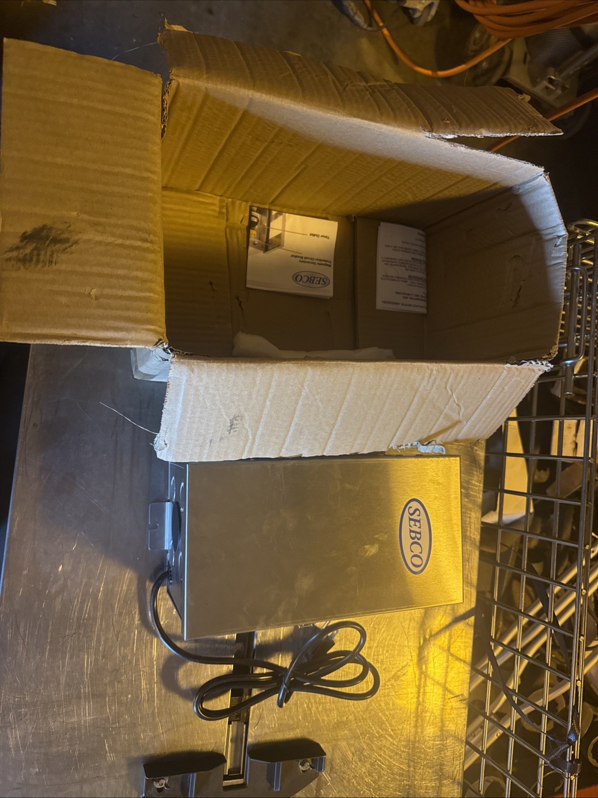 SEBCO 1101-12 SS 300W Low Voltage Lighting Transformer Pri: 120Vac Sec: 12V