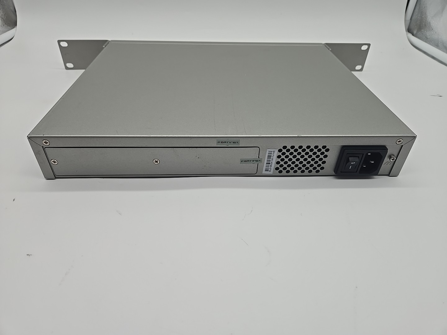 Fortinet FortiGate 110C Firewall Security Appliance FG-110C w/ Rackmount Kit