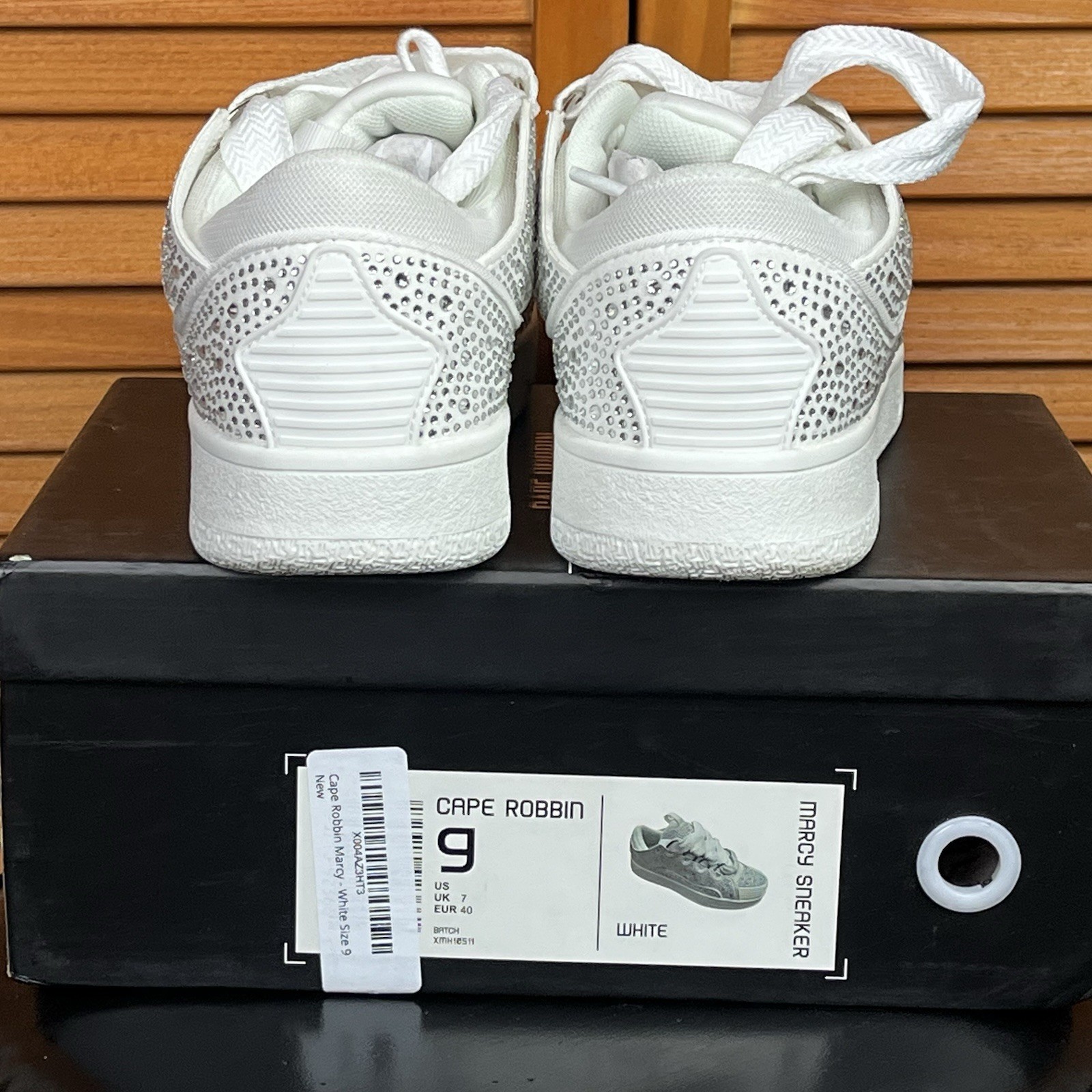 Cape Robbin White Rhinestone Accent Sneakers Women’s Size 9