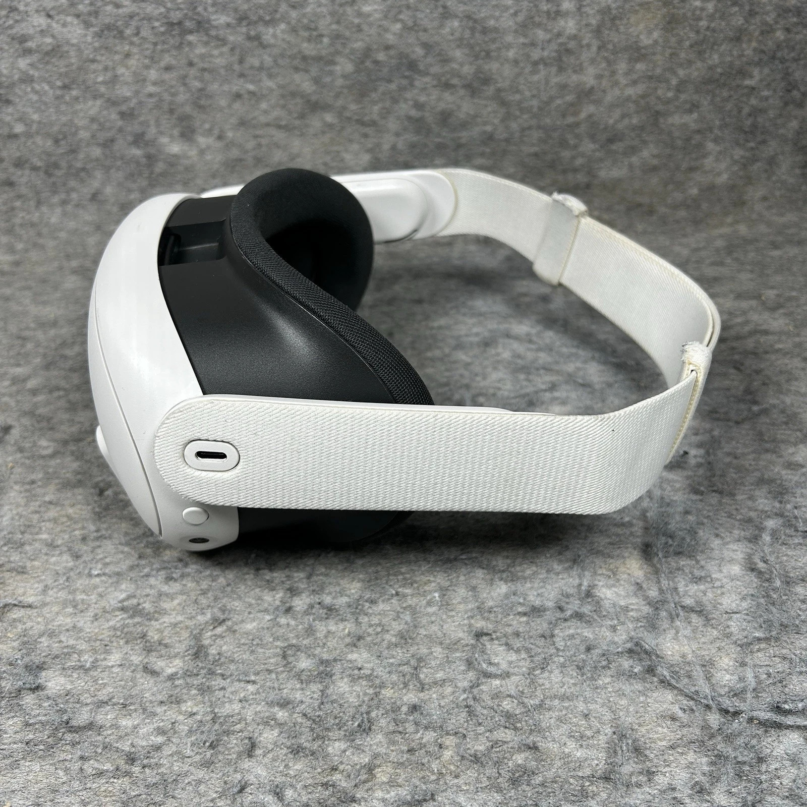 Meta Quest 3 128GB Standalone VR Headset & Controllers