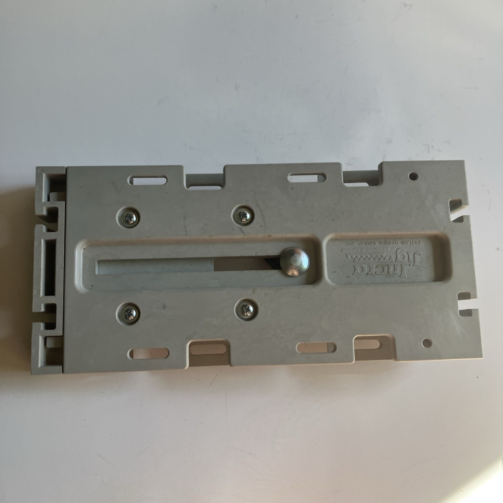 Incra Jig Universal Precision Positioning Jig | No Extra Hardware