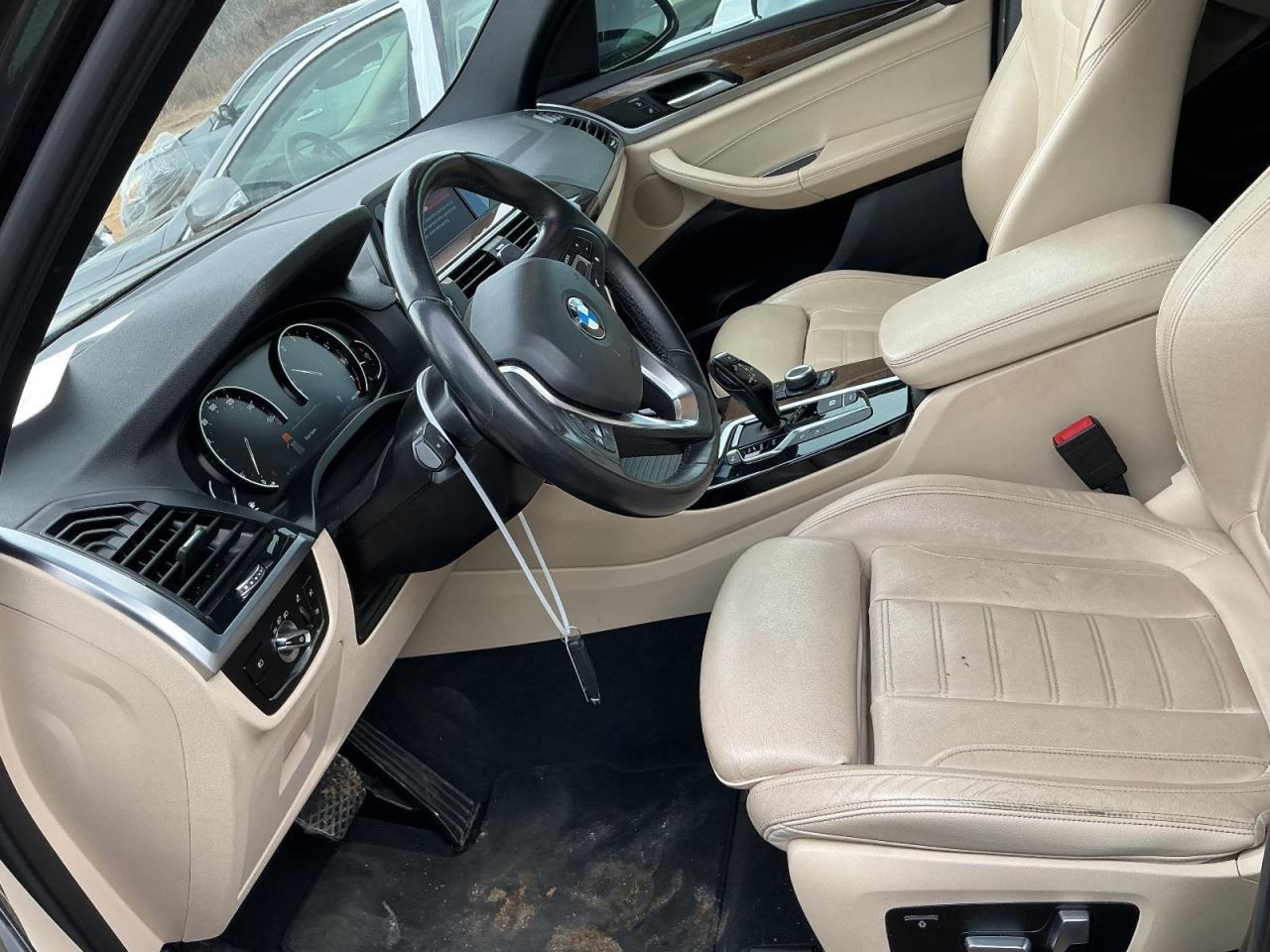 X3 2019 Glove Box 4962446
