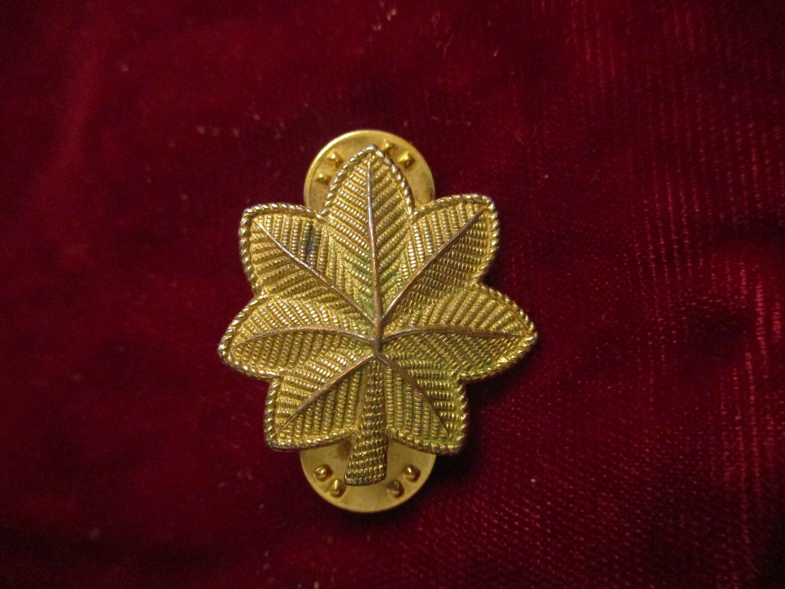 Oakleaf Pin
