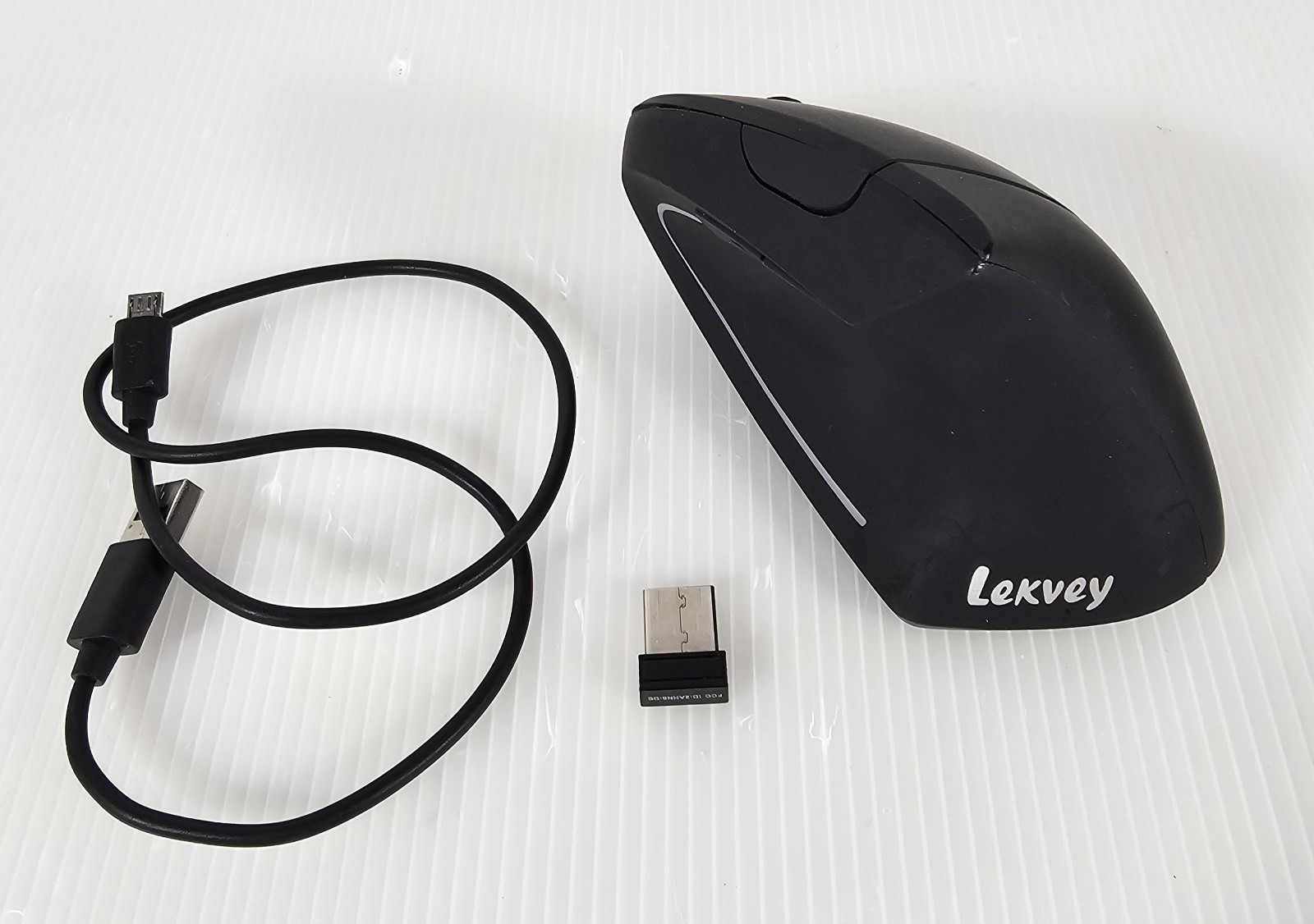 Lekvey Wireless 2.4G Ergonomic Vertical Optical Mouse with Dongle Receiver
