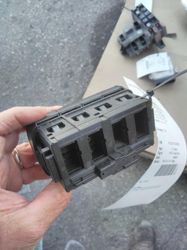 Replaces 2012 FREIGHTLINER CASCADIA 113 ELECTRICAL COMPONENT , FL