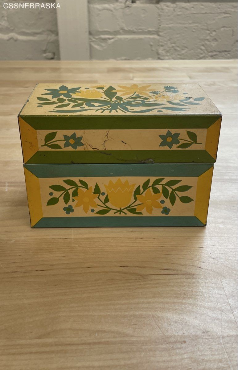 Pennsylvania Dutch Floral Syndicate Mfg Tin Vintage 1960s Metal Recipe Box