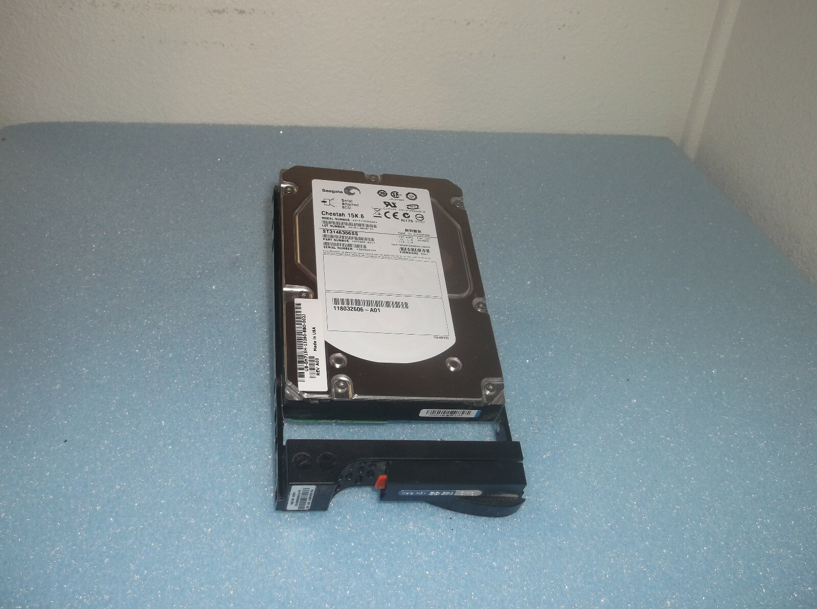 EMC AX4-5 146GB 15K SAS Hard Drive  005048873   AX-SS15-146  AX4-5F AX4-5i