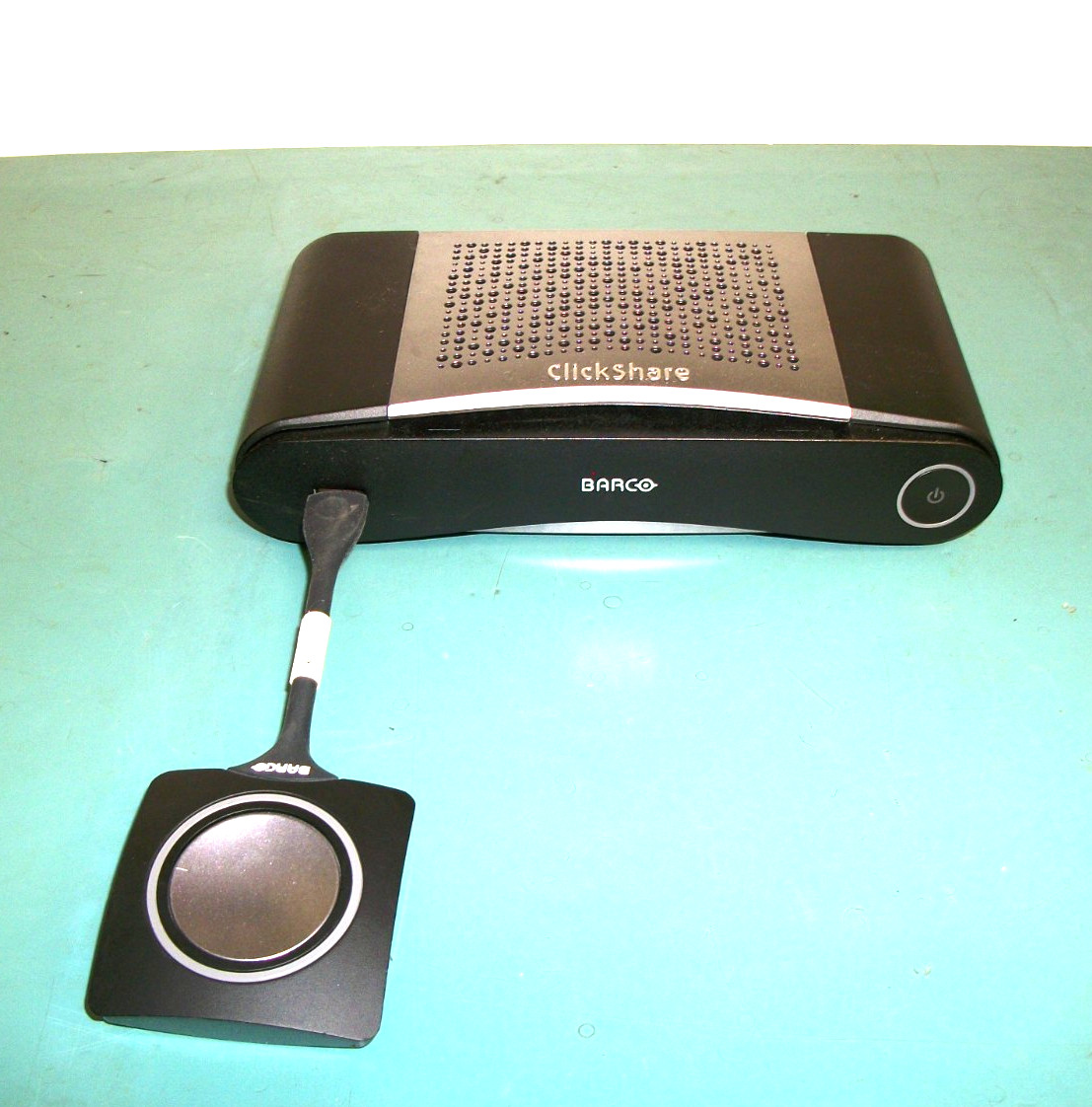 BARCO ClickShare CSE-200 Model# R9861520 w/ 1 Button R9861500D01 Presentation Sy