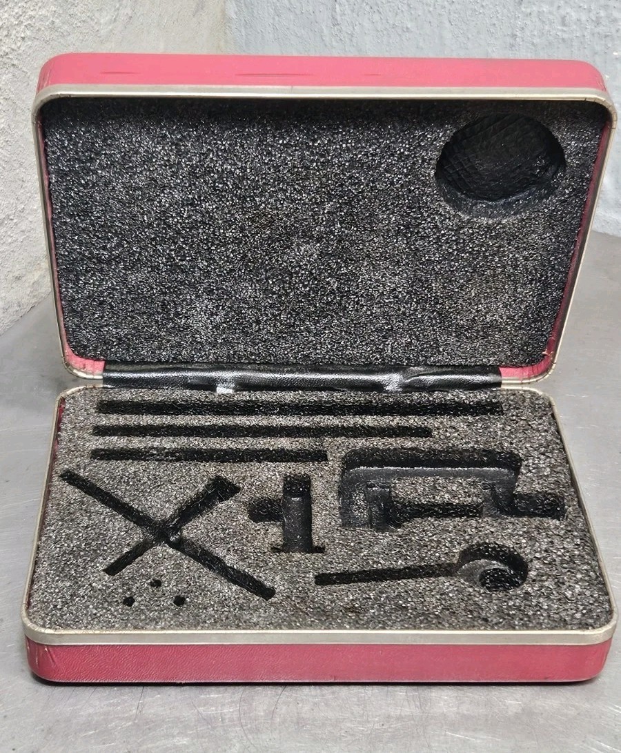 Starrett No. 196 dial indicator set with an Enco magnetic base