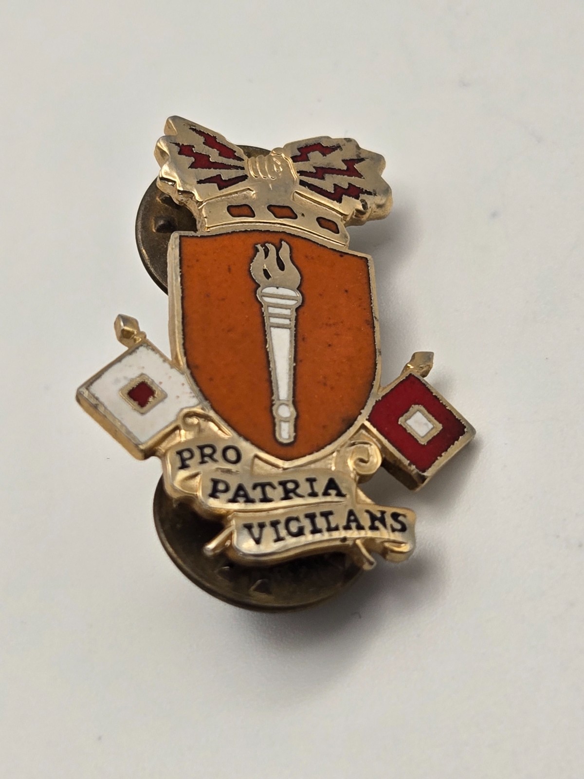 Vintage Army DUI pin - "Pro Patria Vigilans" Army Signal School   NS Meyer NY