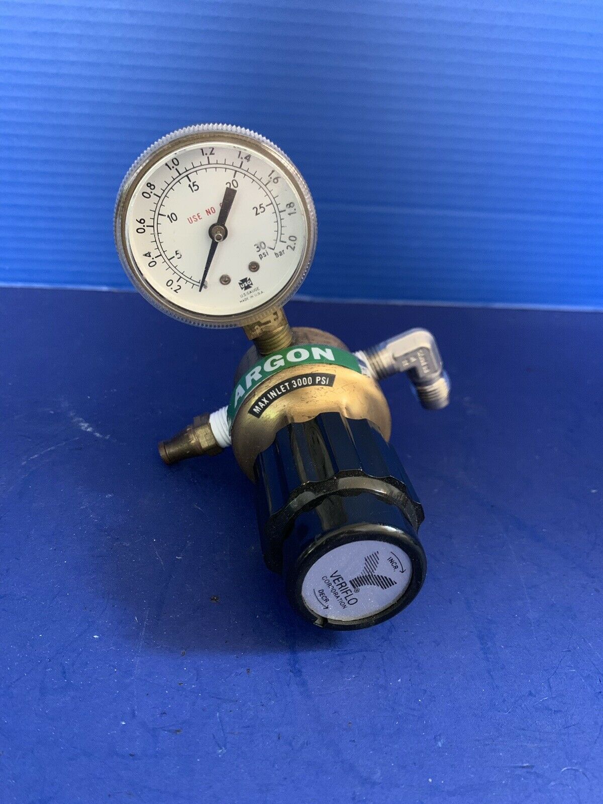 Parker Veriflo IR4B-30-GSD Brass Regulator w/ Gauge, 4 Port, Used
