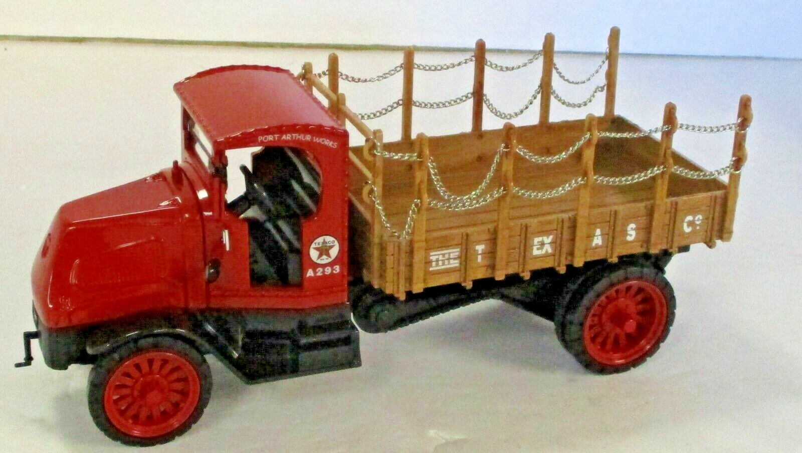 Ertl 1/32nd Scale 1918 MACK AC Bulldog Flatbed Truck - Pre Owned!