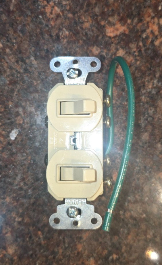 693-IG PASS  & SEYMOUR TWO 3-WAY SWTICHES 15A 120/277VAC IVORY FREE SHIP