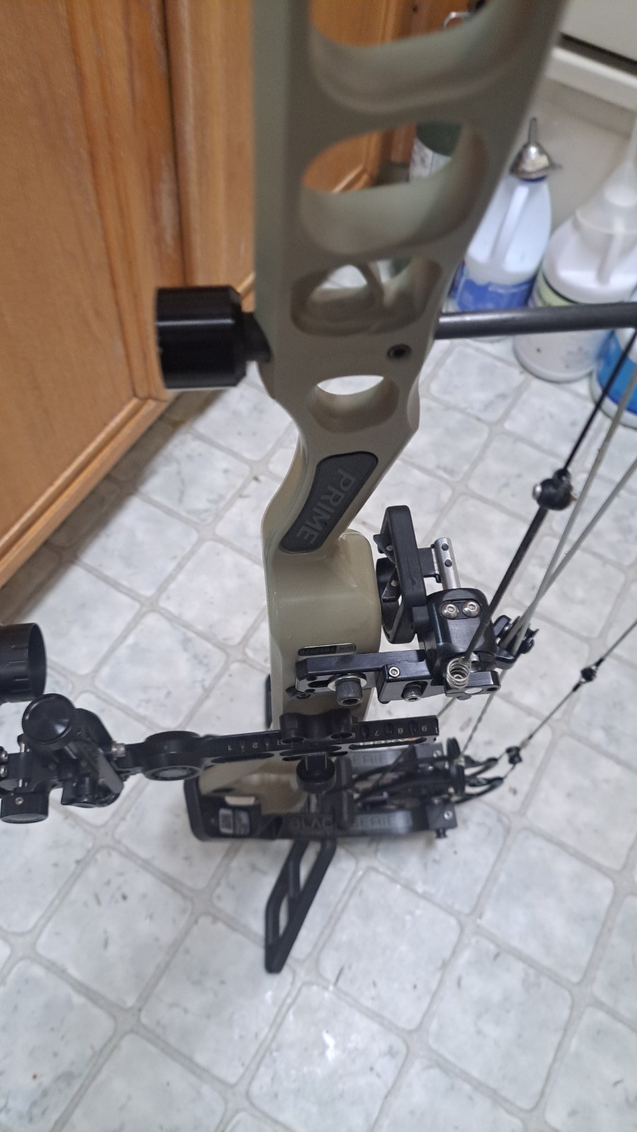Prime Black 9 series Compound Bow Extras Nice!