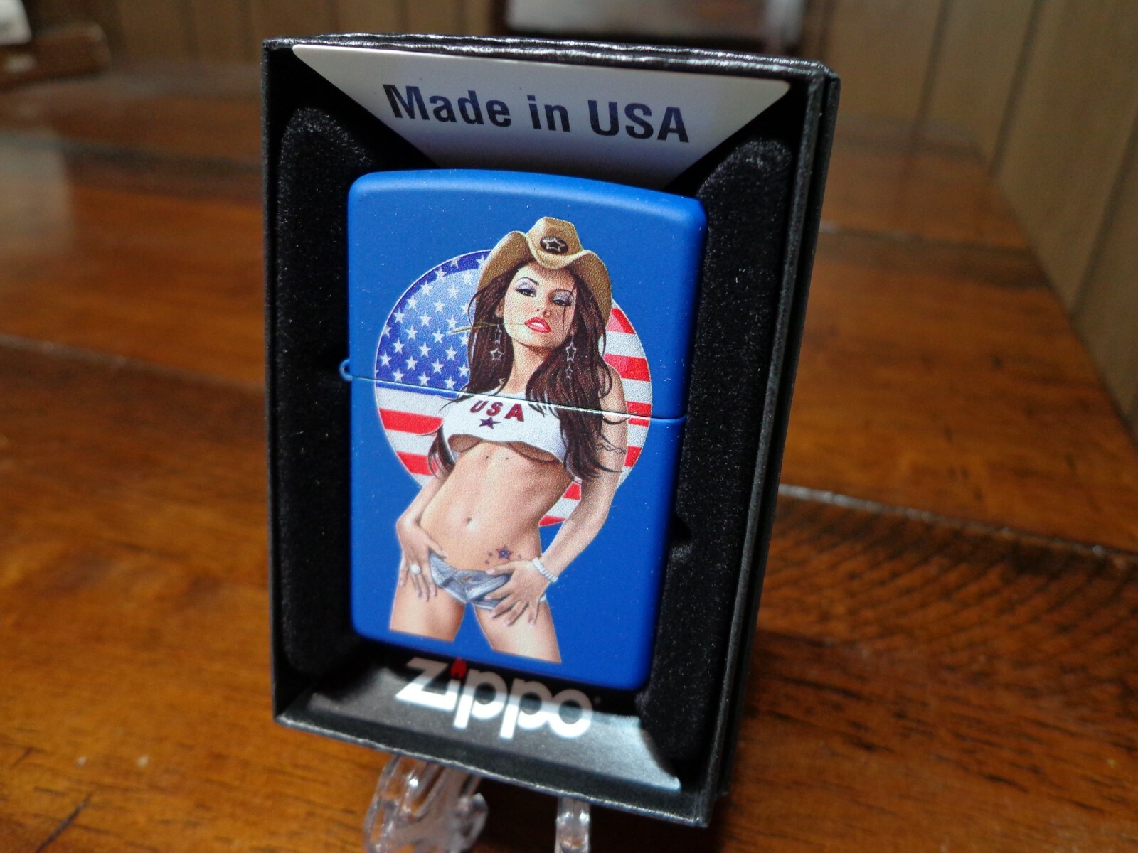 PINUP GIRL AMERICAN FLAG USA COWGIRL ZIPPO LIGHTER MINT KEITH GARVEY