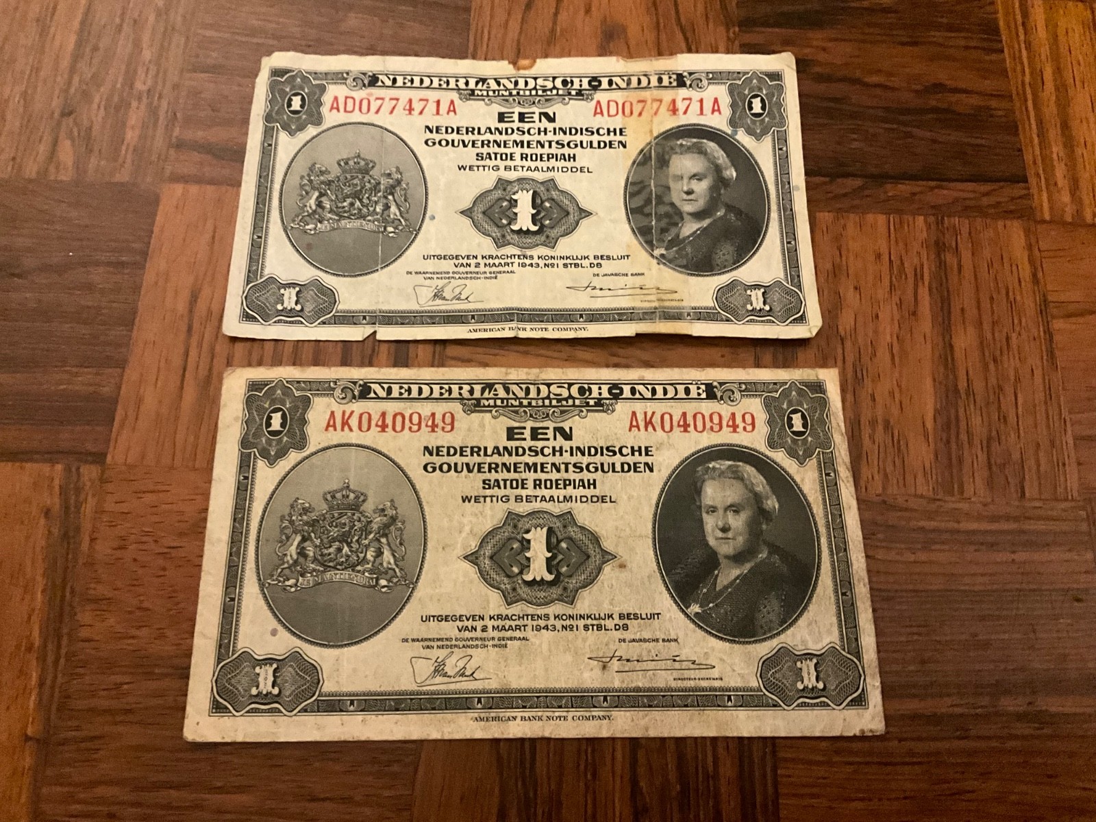 2 x 1 Netherlands Gulden banknote dated 2/3/43