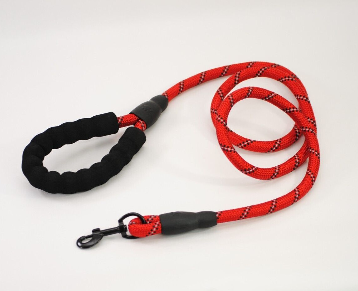 Lil Scoopy dog leash, heavy duty 6 ft and 300 pet waste bags, 20 rolls
