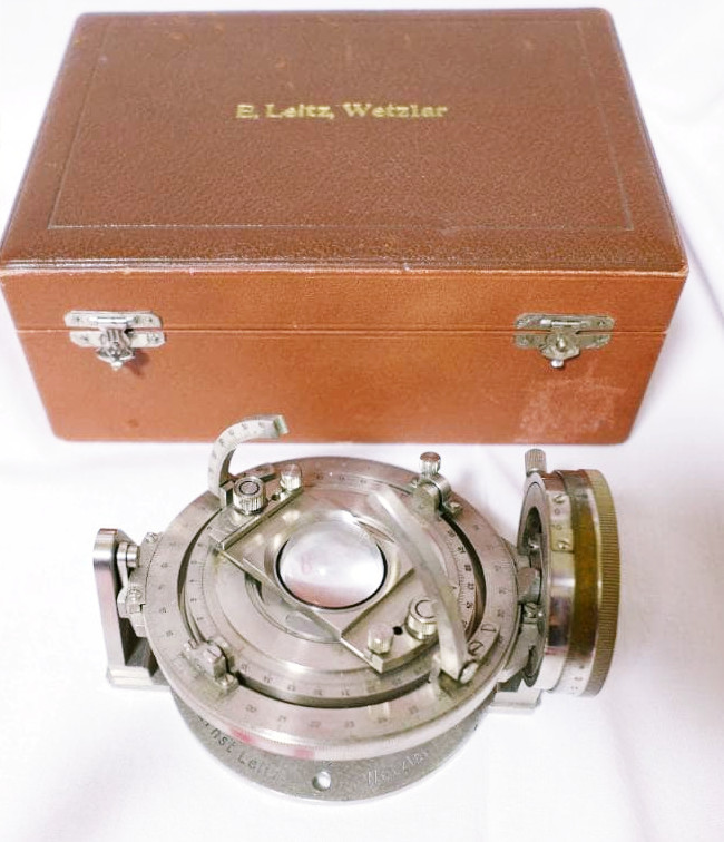 Leitz Universal Rotating Stage UT4 Transmitted Polarizing 4-Axis SN1892 From JP