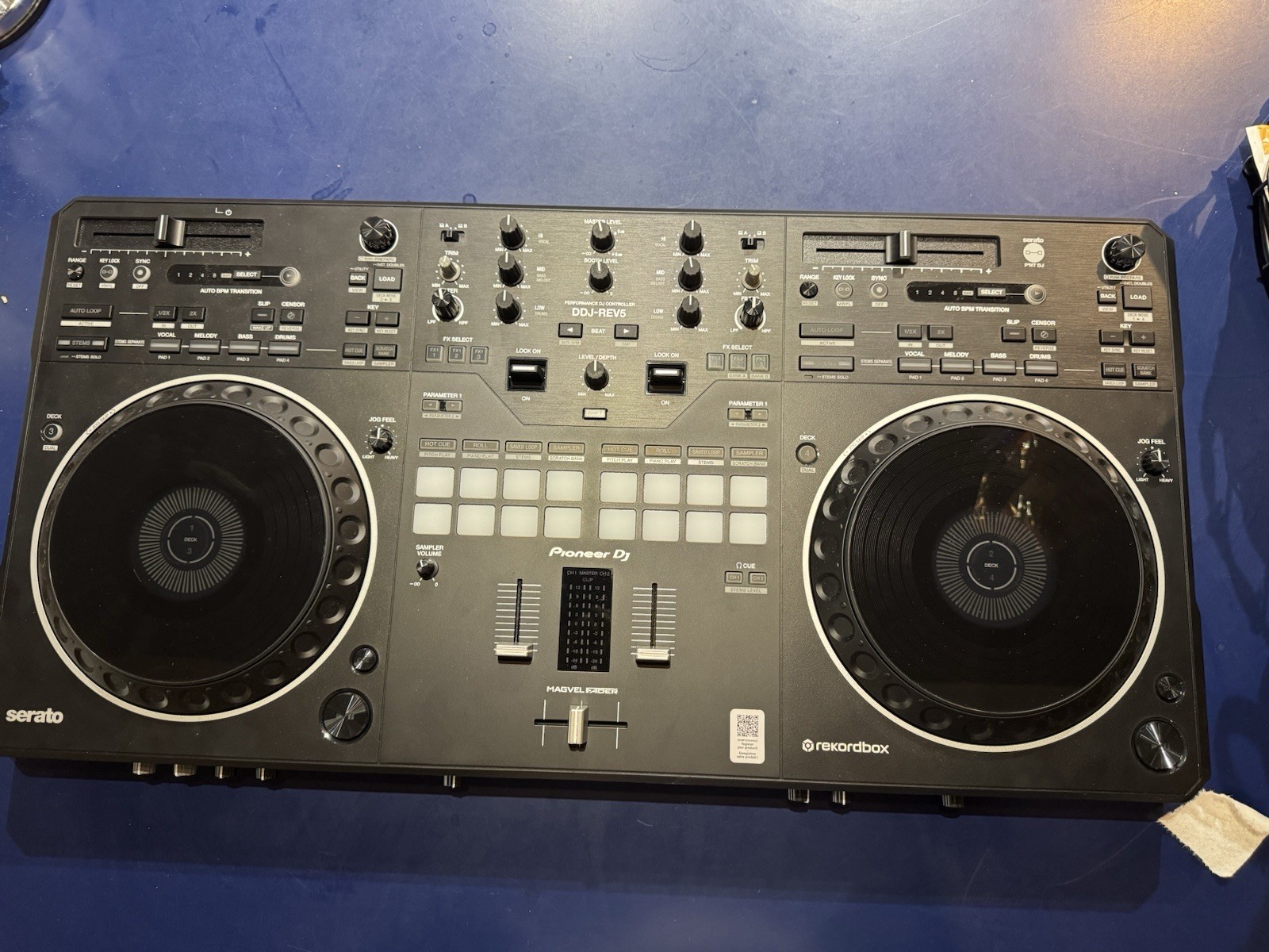 Pioneer DDJ-REV5 Scratch 2 Ch Controller For Serato/With Headliner Case