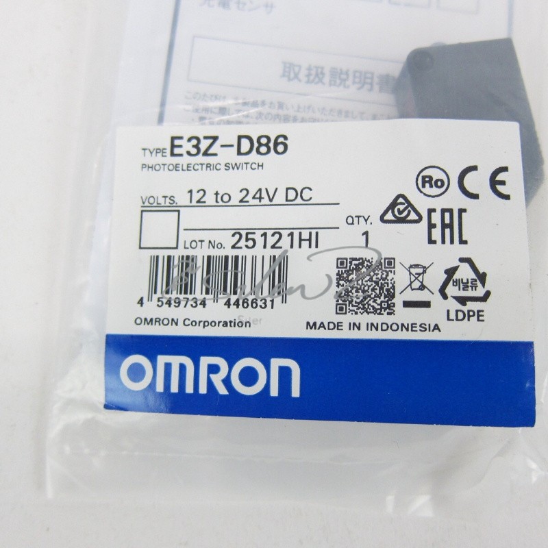 Omron E3Z-D86 Photoelectric Switch Sensor New Free Shipping One E3ZD86