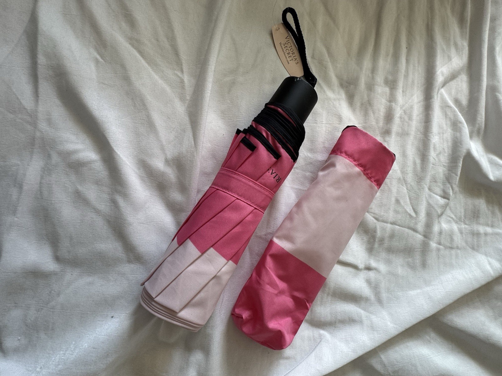 29 Victoria's Secret Compact umbrella PINK  color NWD