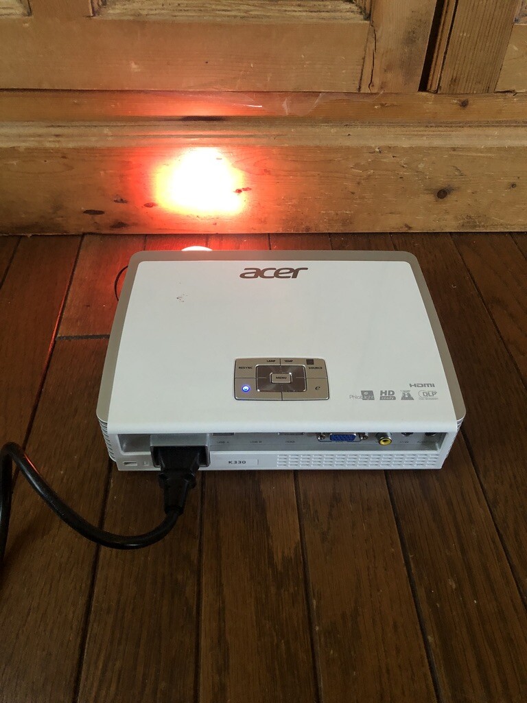 Acer K330 LED Projector Model CWX1012 with Case and Cables - Works!