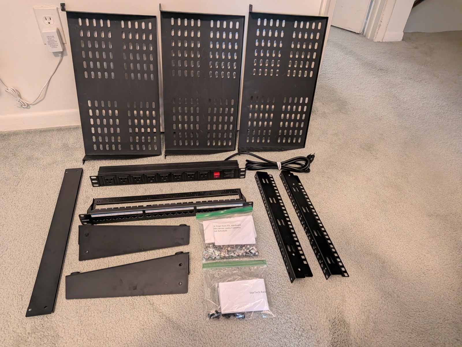 19 in. StarTech 8U Desktop Rack, 2-Post Rack, Shelves, 8 Skt PDU, 24 Patch Panel