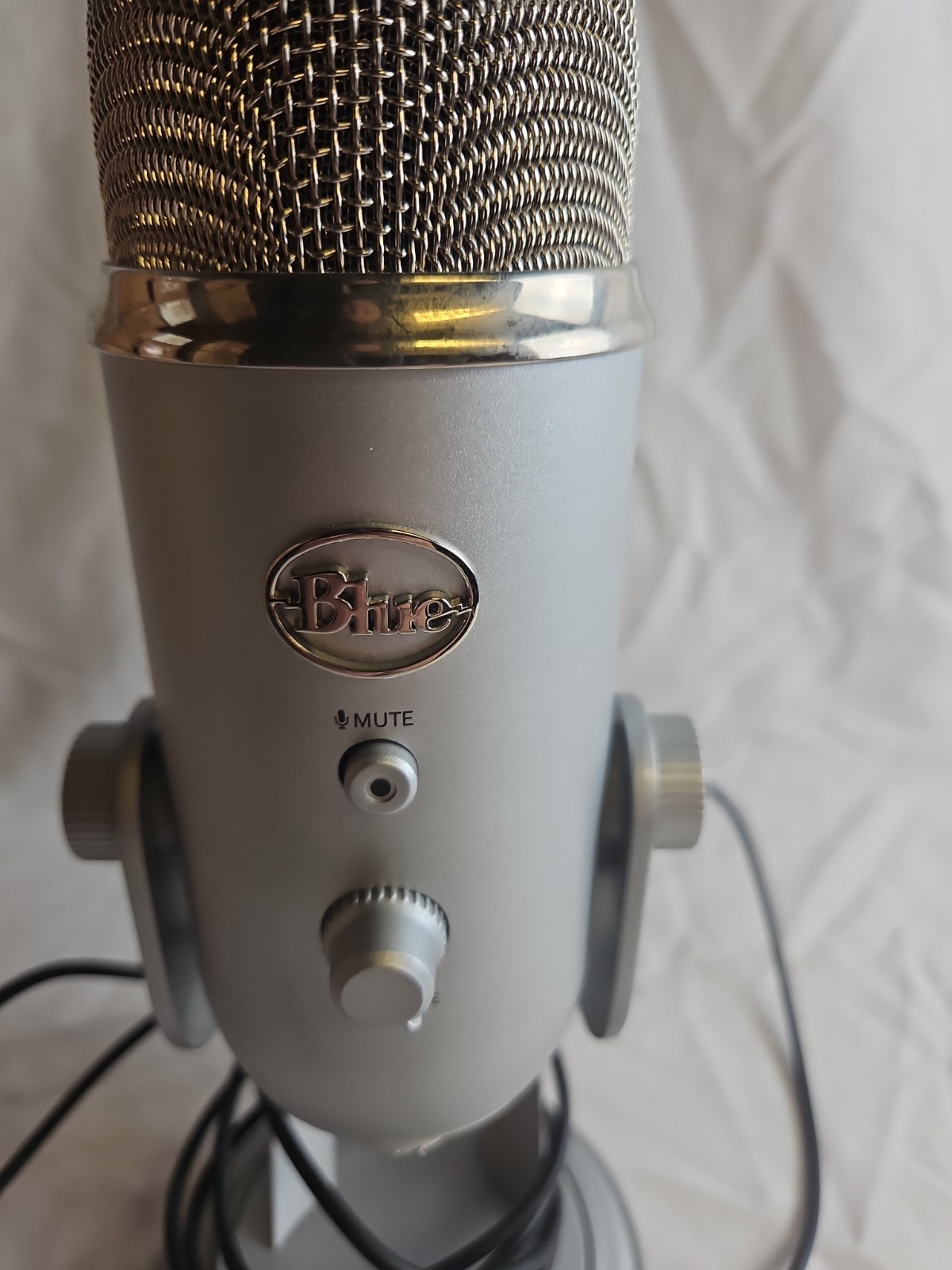 Blue Yeti Professional USB White Recording Microphone with Shock Mount #DRW4