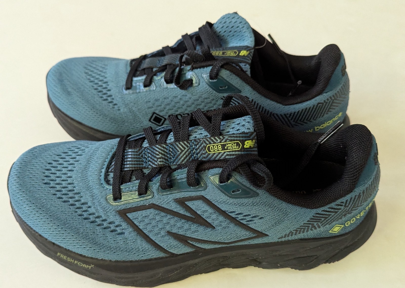 New Balance Fresh Foam X 880v14 Gore Tex woman blue shoes size 7.5 10.5  New