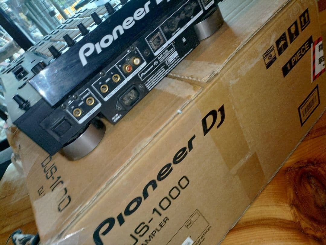 Pioneer DJ DJS-1000 Standalone DJ Sampler 16 Pads Touch Strip w/ Original Box
