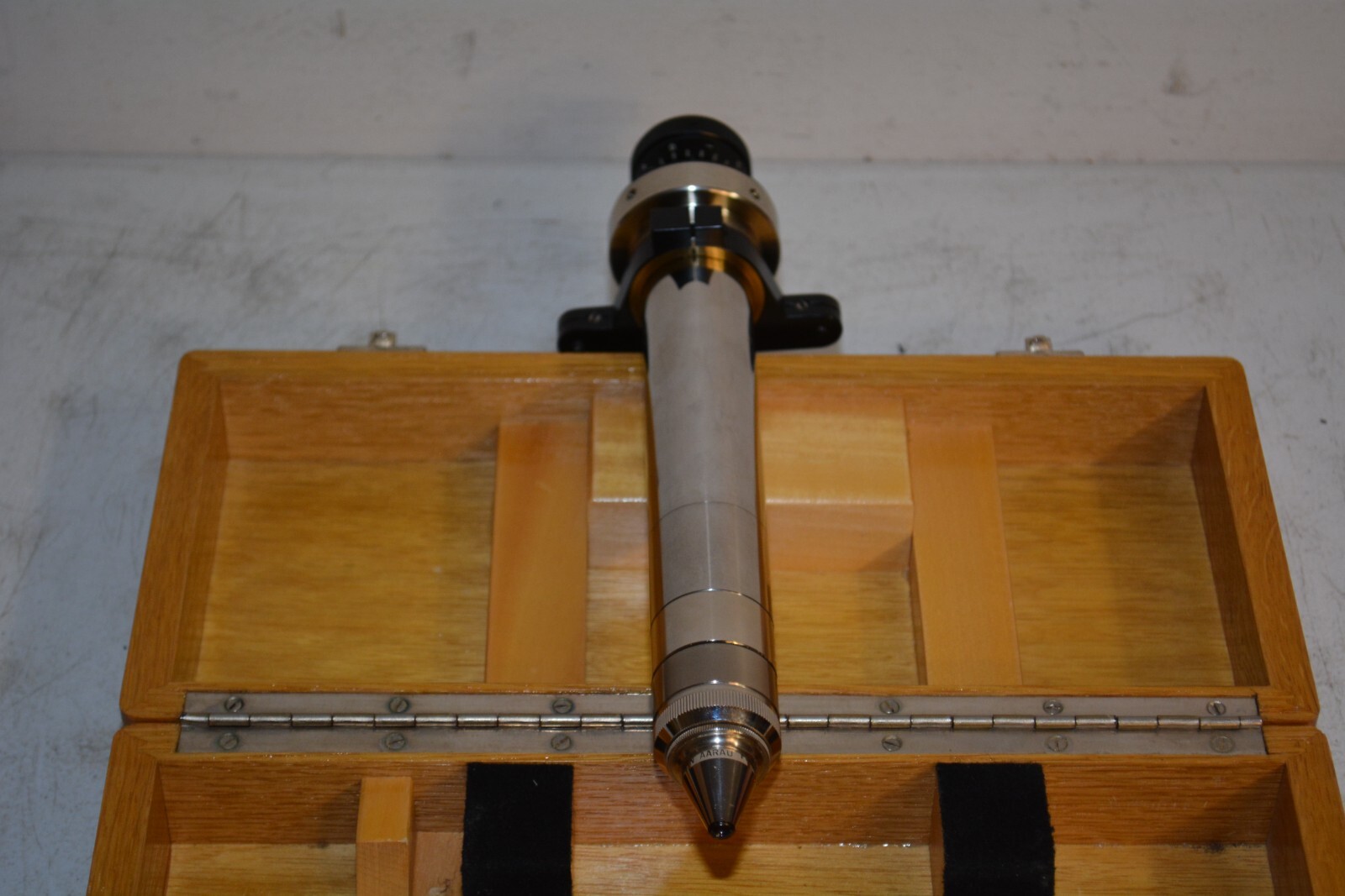 ^ Societe Genevoise Universal Measuring Machine Feeler Microscope #W4899