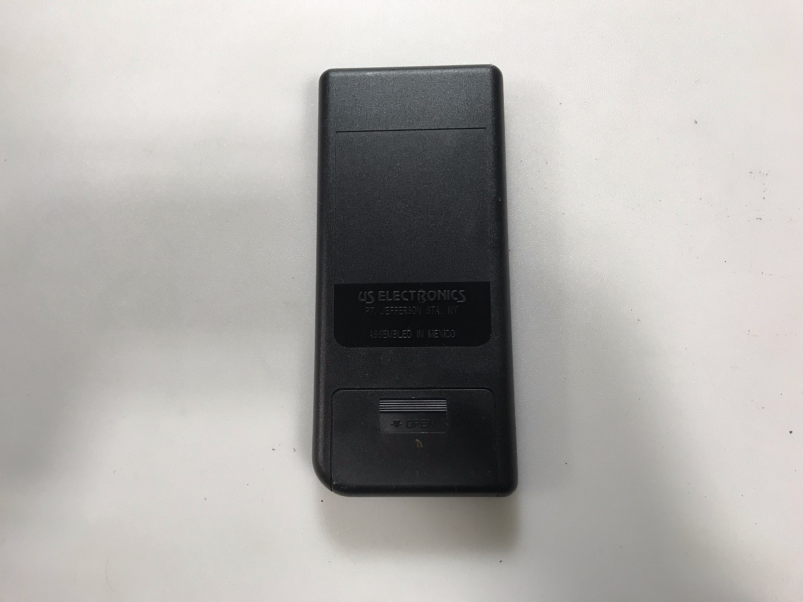 US Electronics UTV86-E Universal Remote