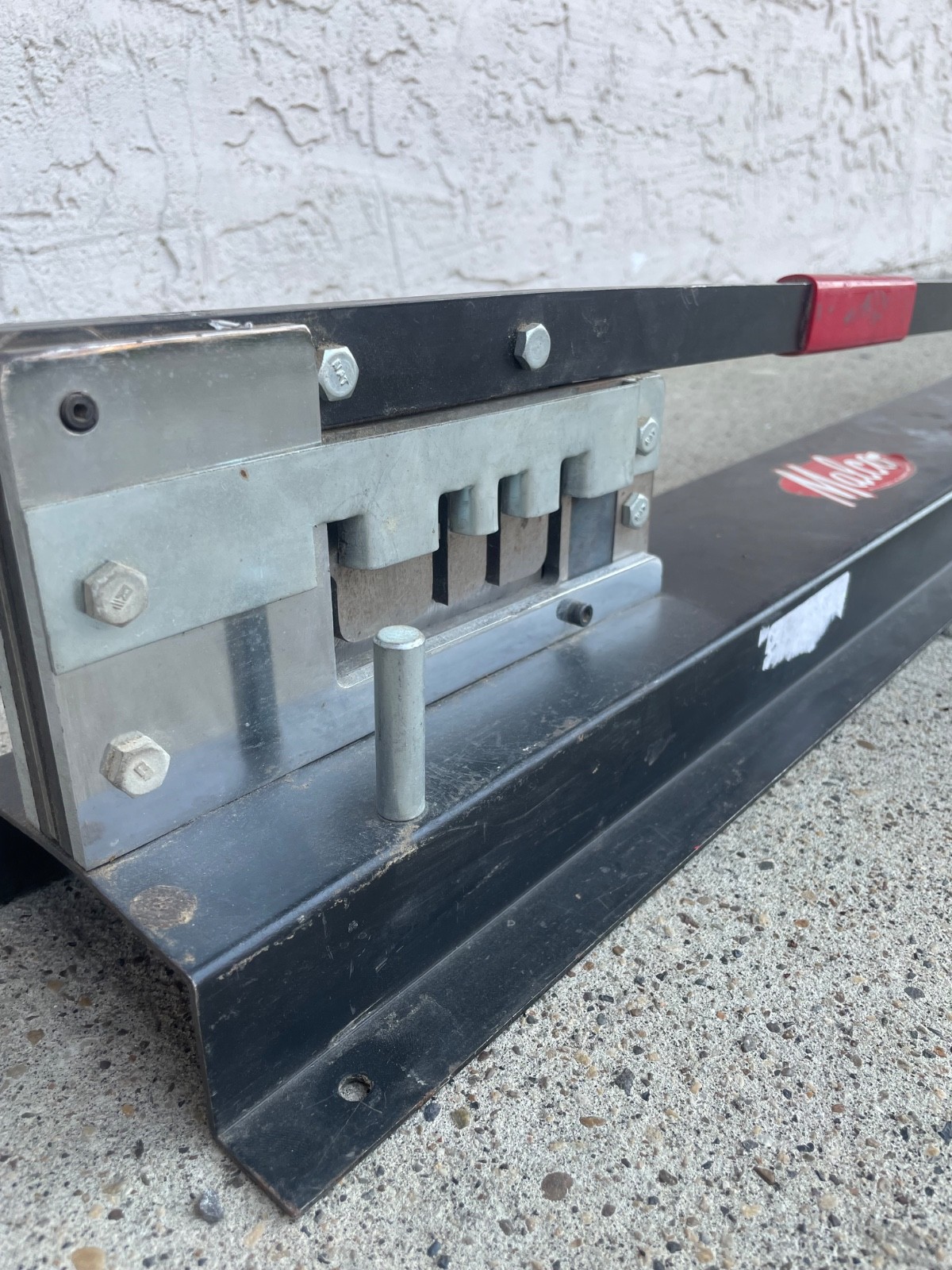 Malco 3"5/8 steel stud cutter SRC24A. Shear for cutting drywall studs