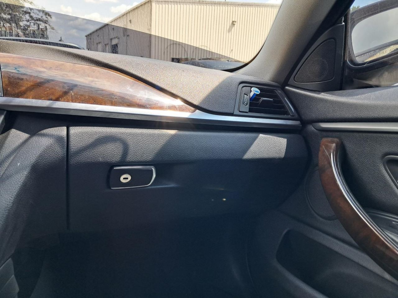 435I BMW 2015 Glove Box 4775737