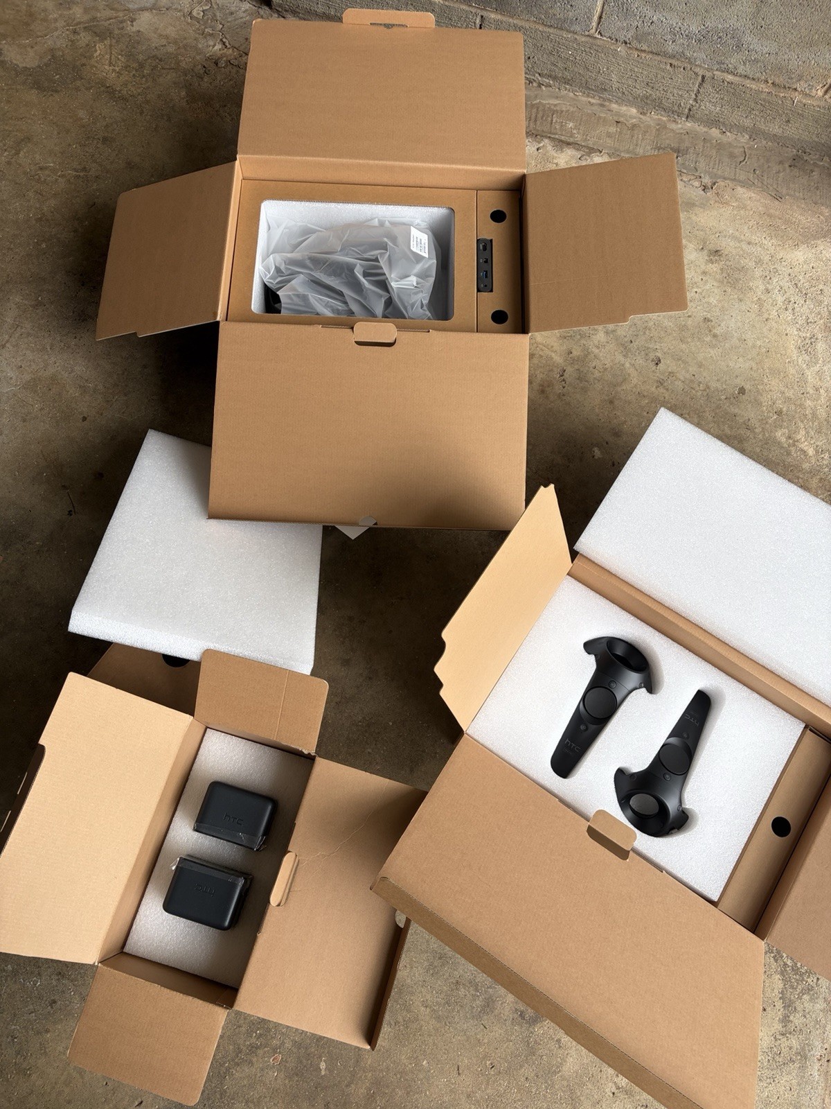 New HTC Vive Virtual Reality 1st Gen, Complete Set. NEW Open Box – Unused