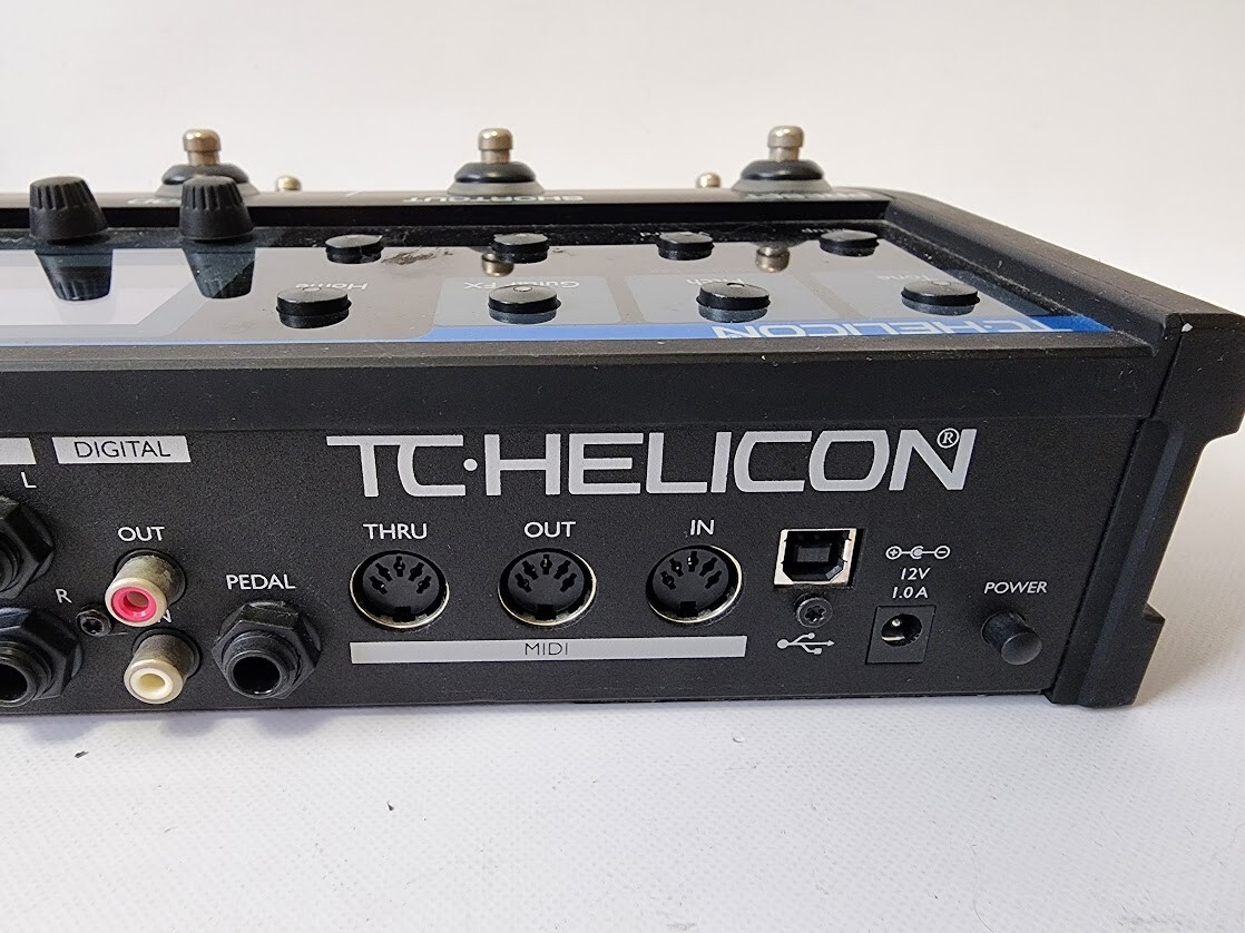 TC-HELICON VOICELIVE 2 Vocal Multi-Effects Processor Pedal Effector