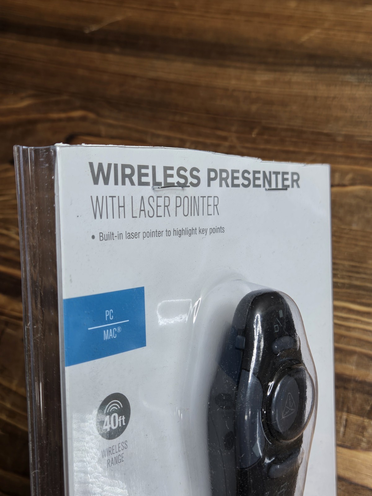 Targus AMP16US Wireless USB Presenter with Laser Pointer