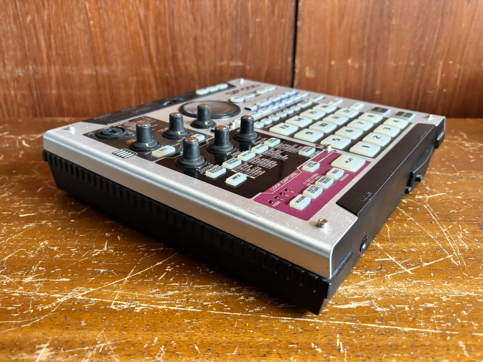 Roland SP-555 Creative Sampler with Performance Effects w/ power supply