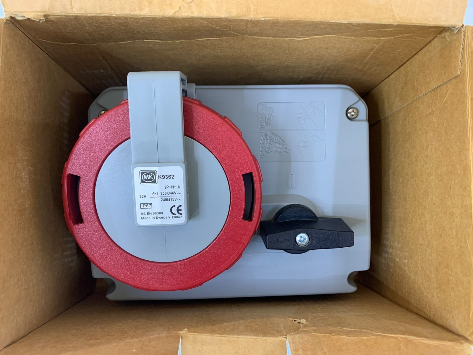 MK Electric / Switch Socket Horizontal Interlocked / K9362 RED / 32A | 380-415V